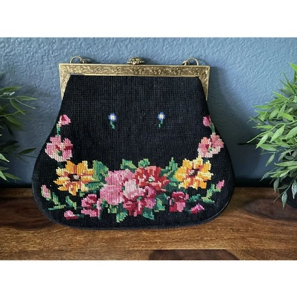 Vintage Needlepoint Floral Tapestry Handbag‎ Purse Chain Handle 9x10